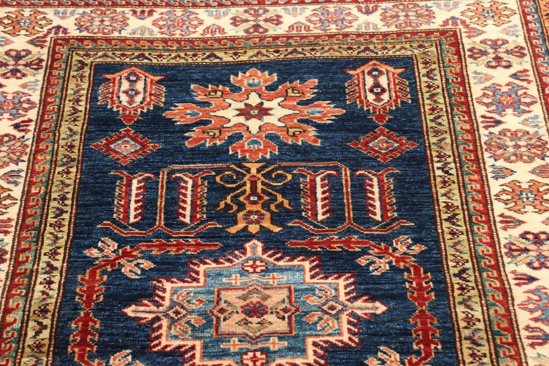 kazak-orientteppich-105-x-156cm-handgeknupft-geometrische-muster-7 Handgeknüpfter Kazak Orientteppich, 105 × 156 cm, Wolle