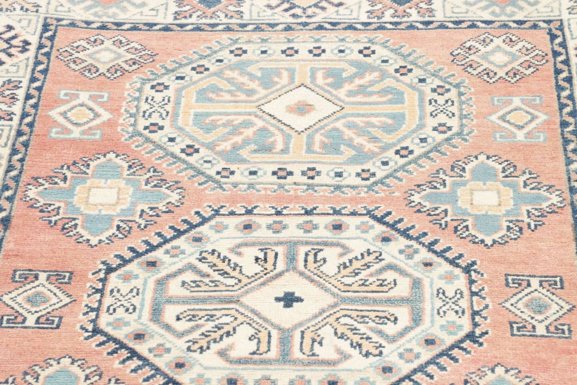 kazak-orientteppich-101-x-143cm-mit-geometrischen-mustern-handgeknupft-6 Handgeknüpfter Kazak Orientteppich, 101 × 143 cm, Wolle