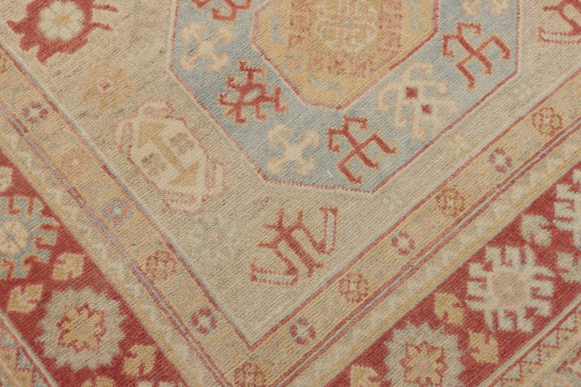 Kazak Orientteppich 121 × 181 cm aus Wolle, handgeknüpft