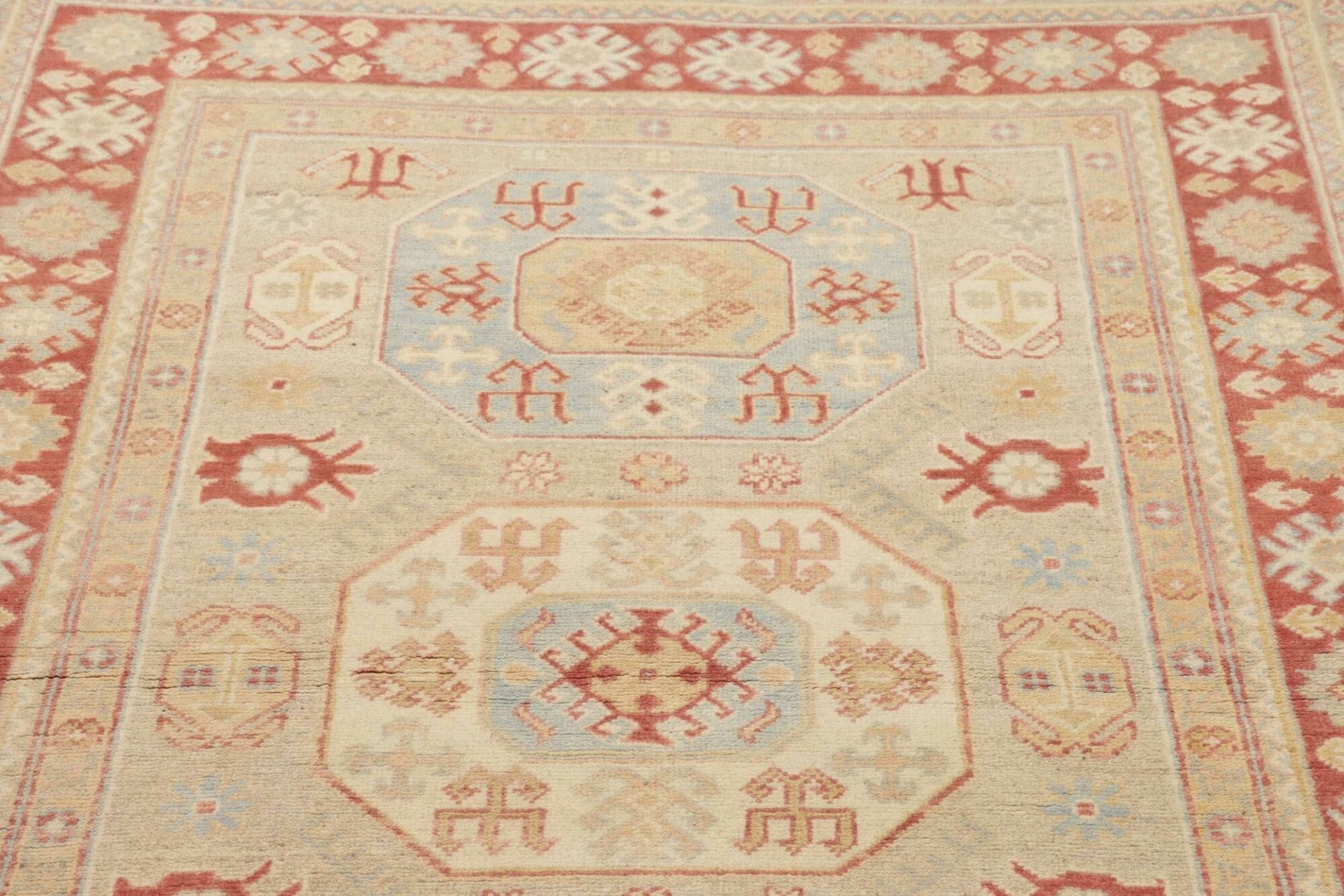Kazak Orientteppich 121 × 181 cm aus Wolle, handgeknüpft