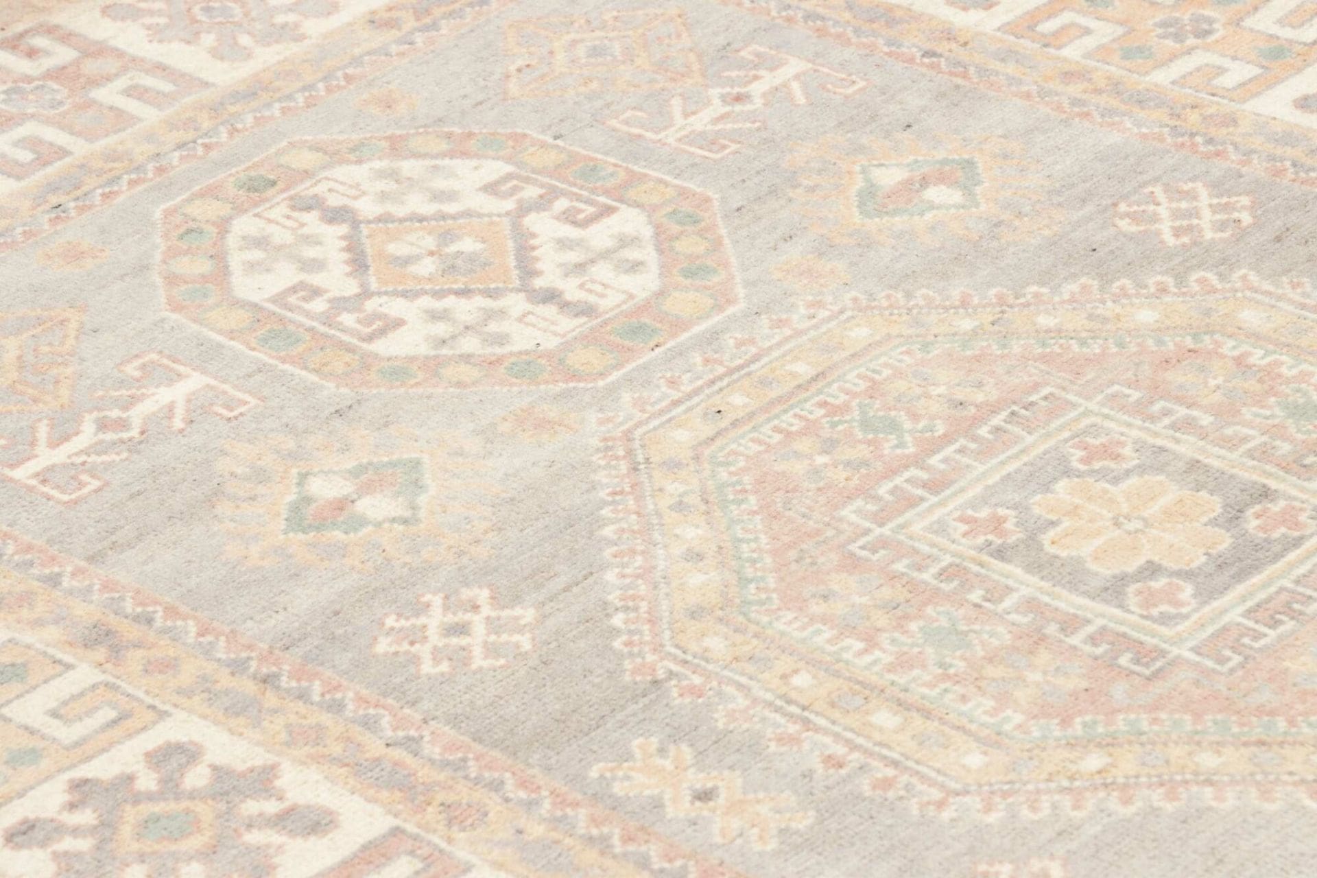 Kazak Orientteppich aus Pakistan, 121 × 176 cm