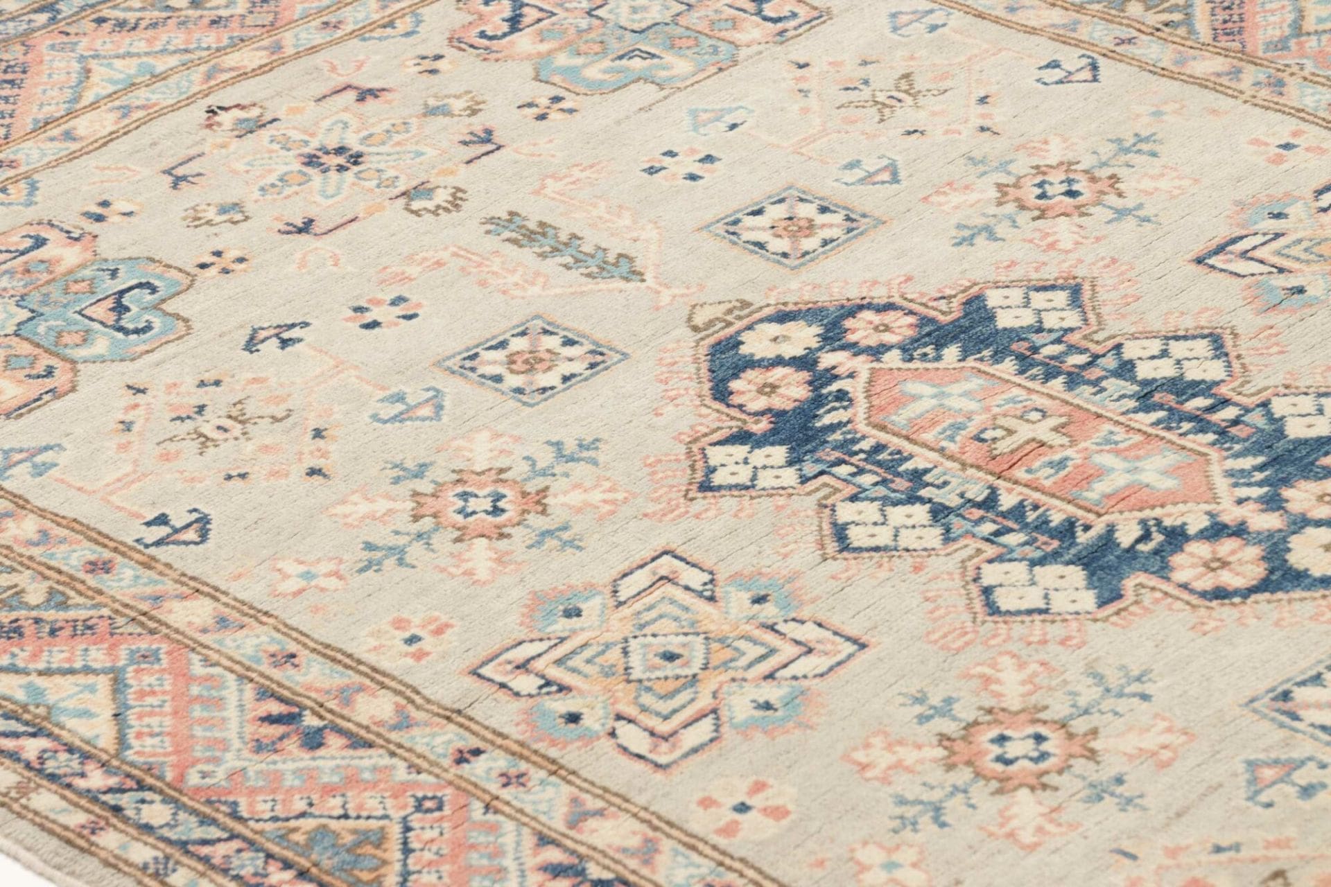 Handgeknüpfter Kazak Orientteppich 121 × 177 cm
