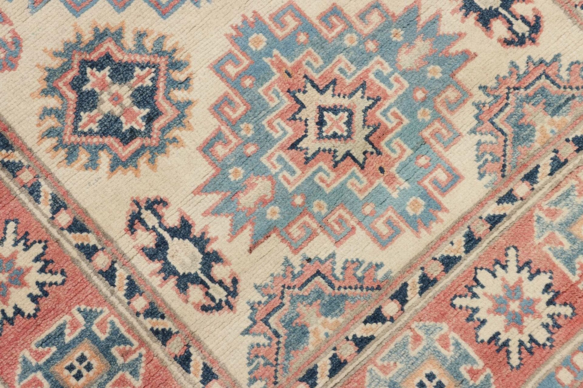 Kazak Orientteppich aus Pakistan, 90 × 131 cm