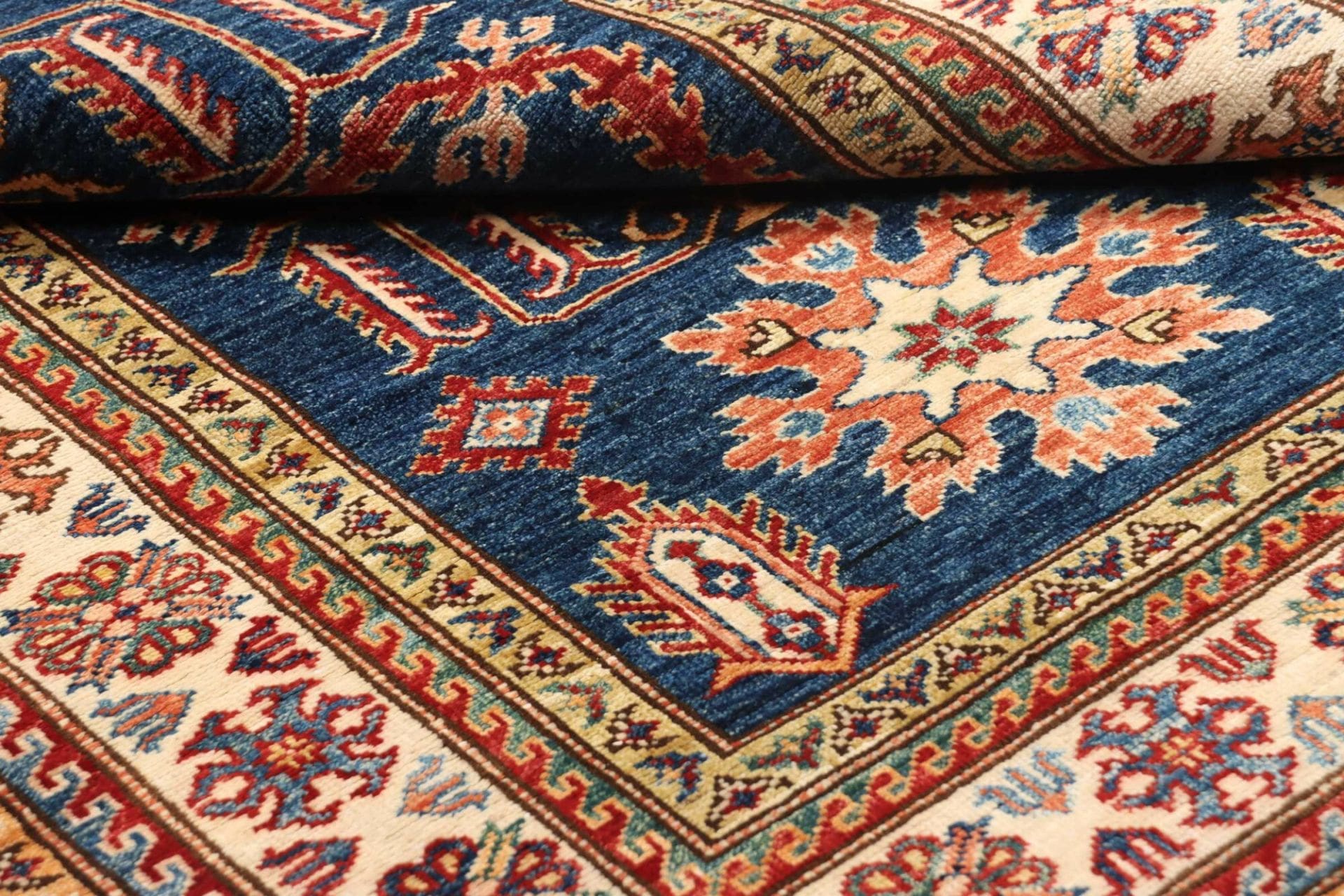 Kazak Orientteppich 106 × 148 cm aus Wolle, handgeknüpft