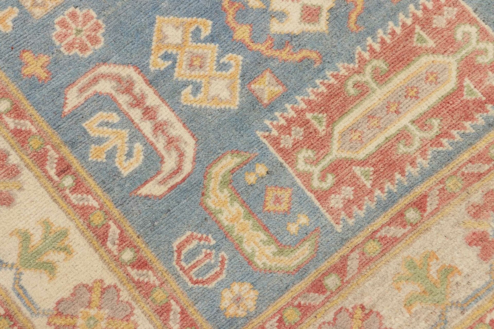 Kazak Orientteppich aus Pakistan, 101 × 134 cm