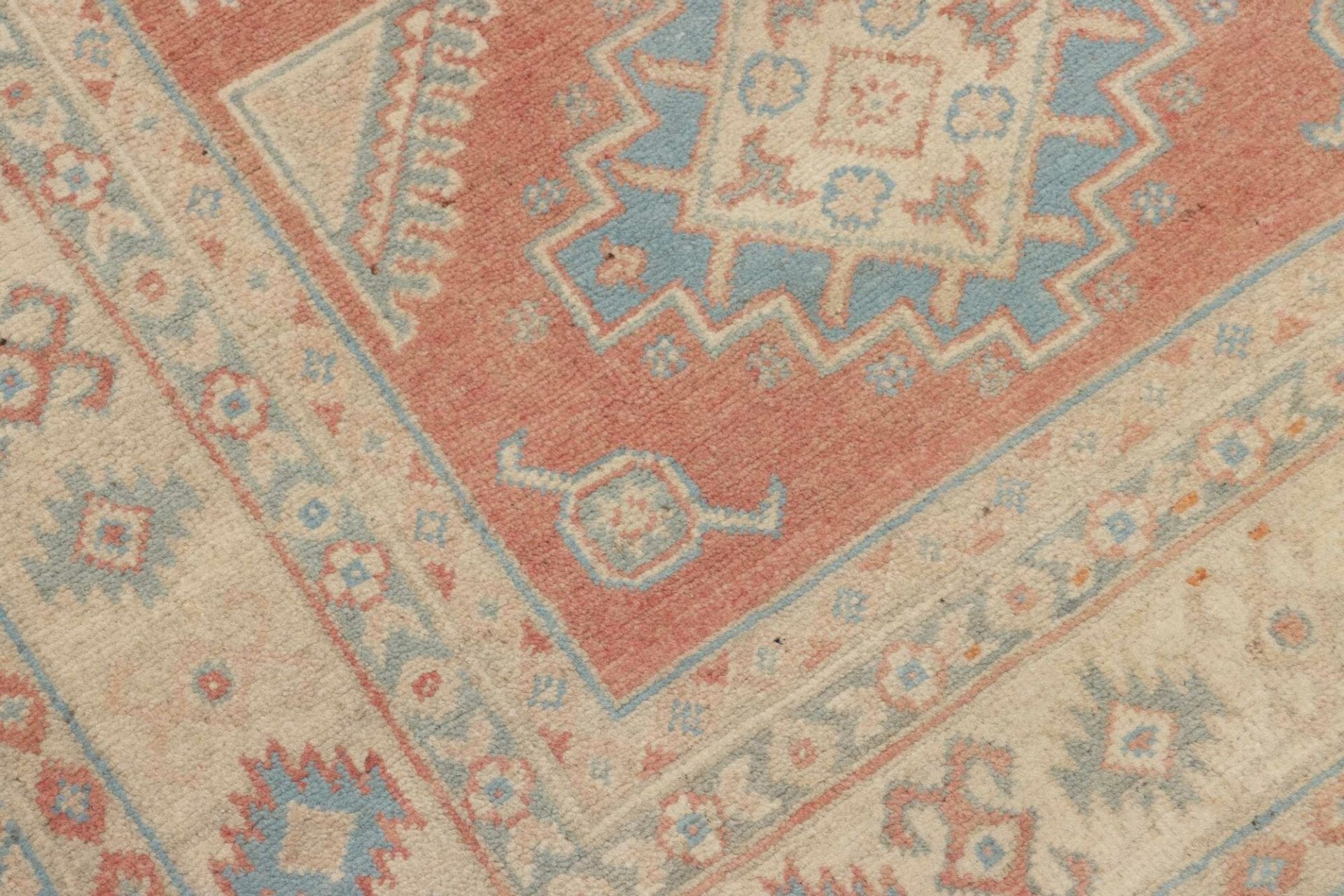 Kazak Orientteppich aus Pakistan, 103 × 144 cm