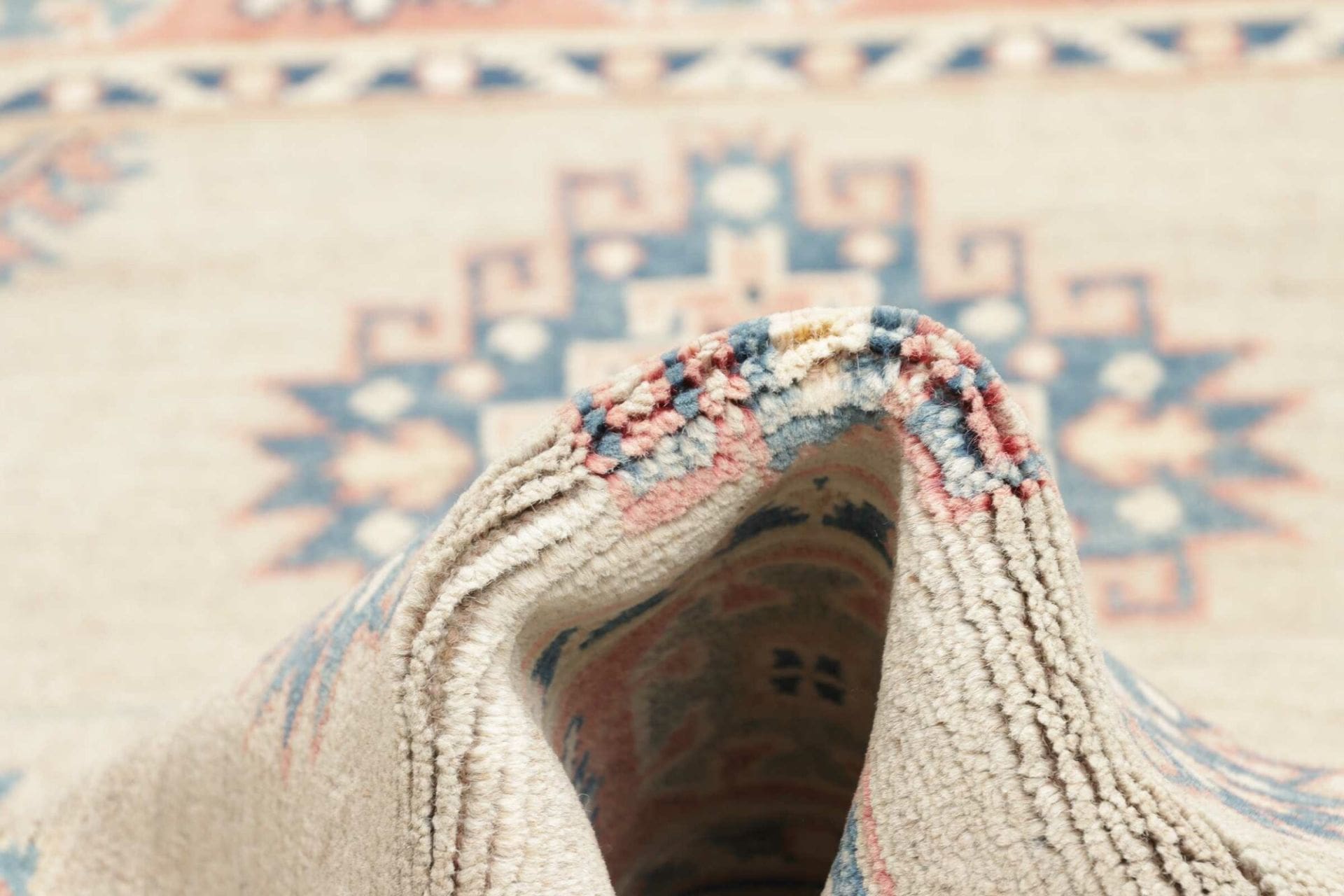 Kazak Orientteppich aus Pakistan, 97 × 138 cm
