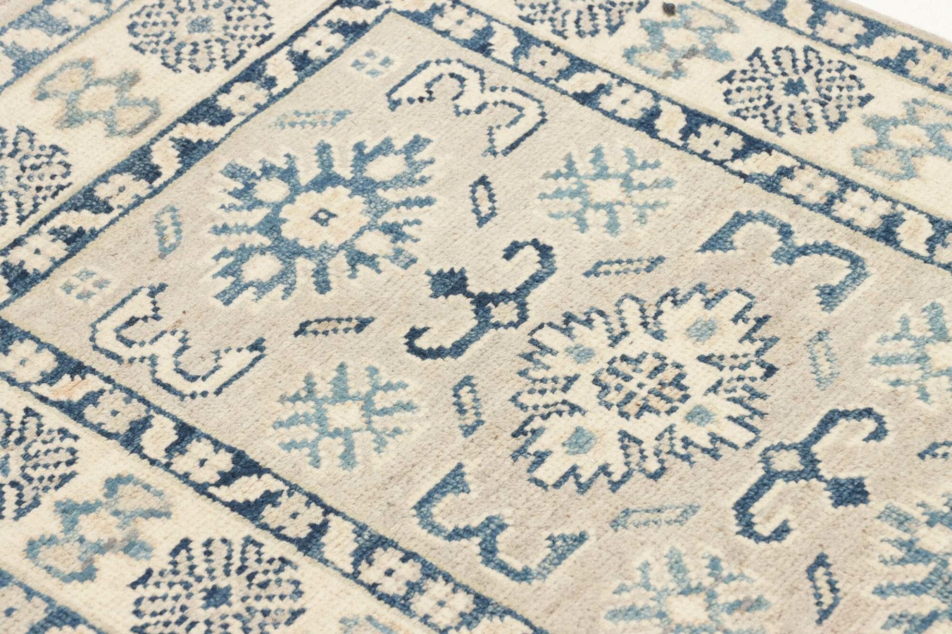 Kazak Orientteppich aus Pakistan, 69 × 93 cm