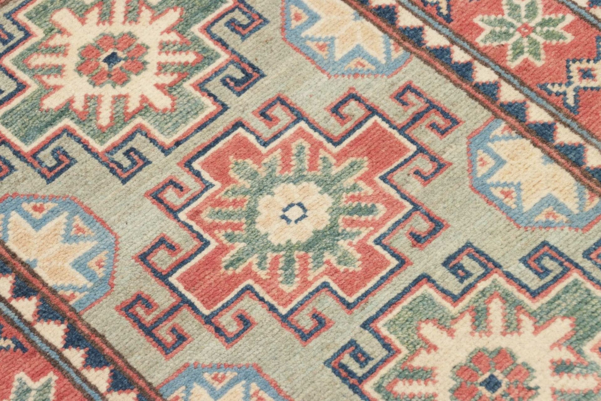 Kazak Orientteppich 64 × 89 cm aus Wolle, handgeknüpft
