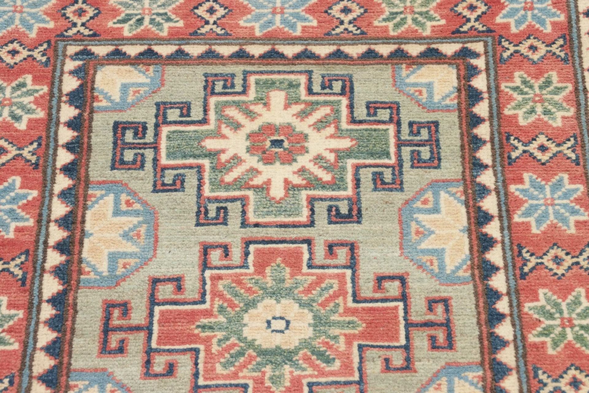 Kazak Orientteppich 64 × 89 cm aus Wolle, handgeknüpft