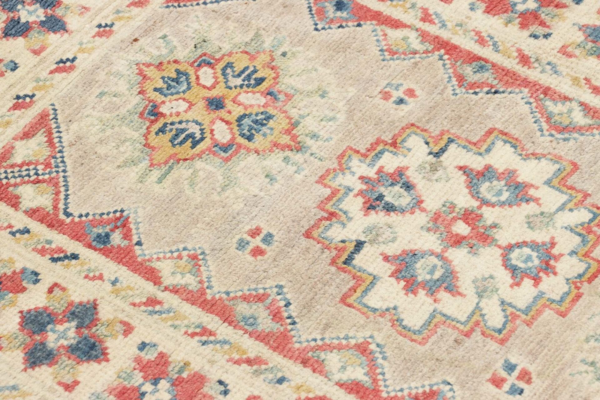 Kazak Orientteppich aus Pakistan, 64 × 96 cm