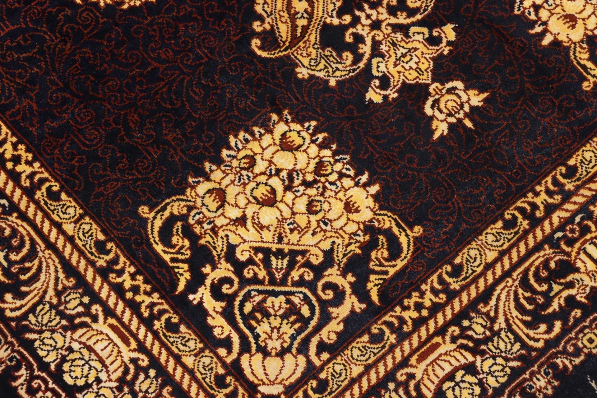 Handgeknüpfter Ghom Perserteppich, 64 × 90 cm, Seide