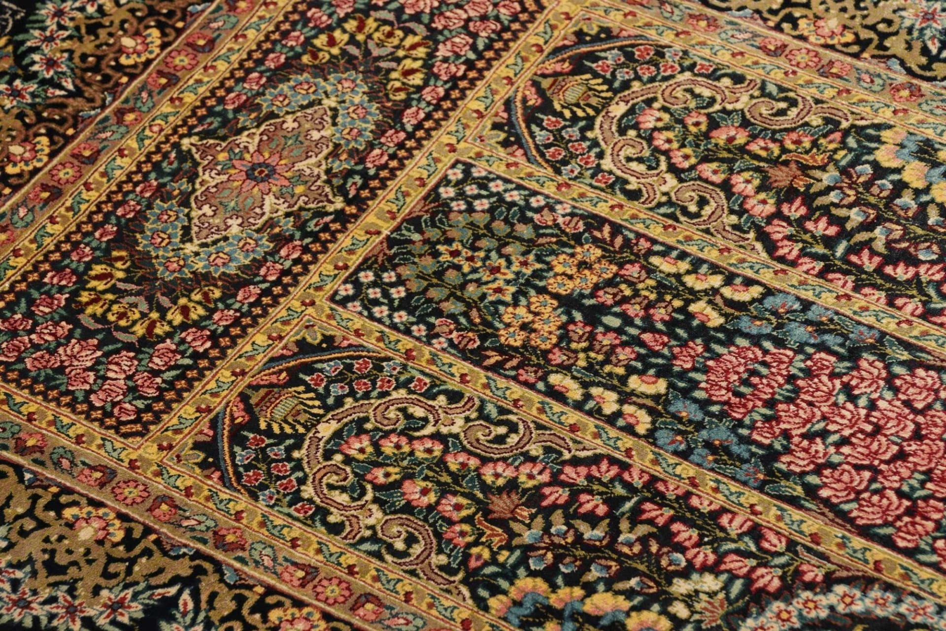Ghom Perserteppich 60 × 97 cm aus Seide, handgeknüpft