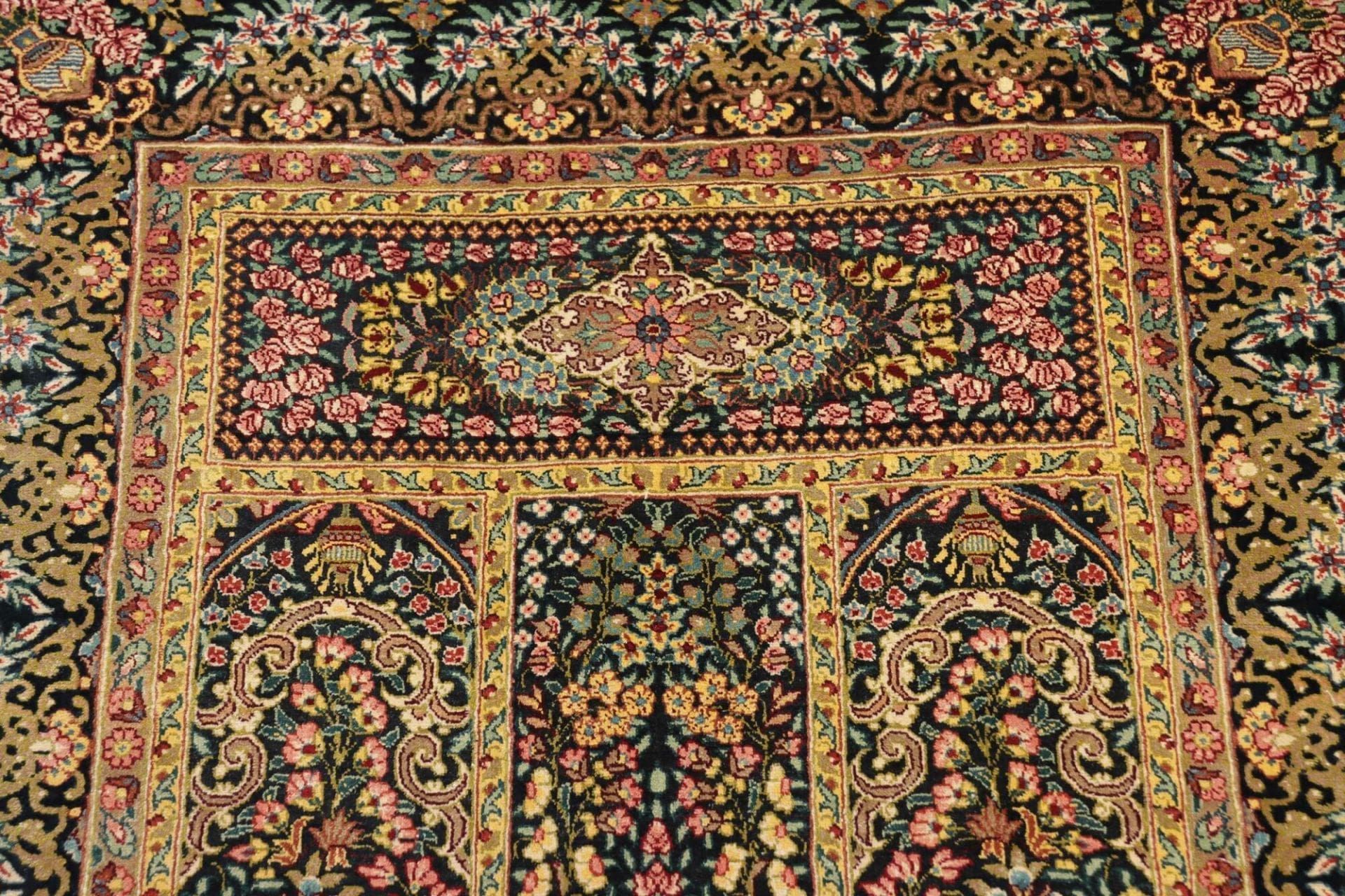 Ghom Perserteppich 60 × 97 cm aus Seide, handgeknüpft