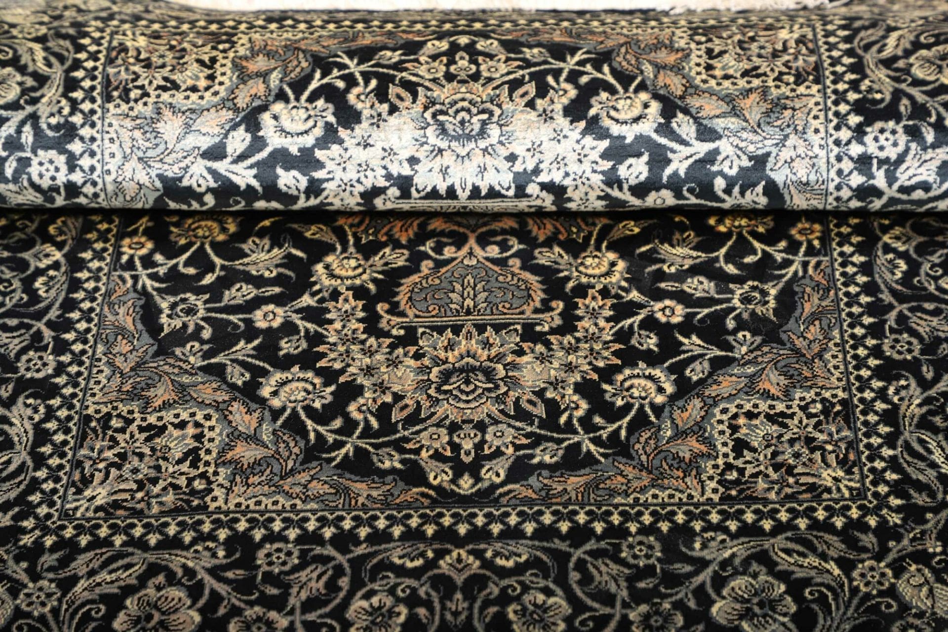 Handgeknüpfter Ghom Perserteppich, 61 × 88 cm, Seide