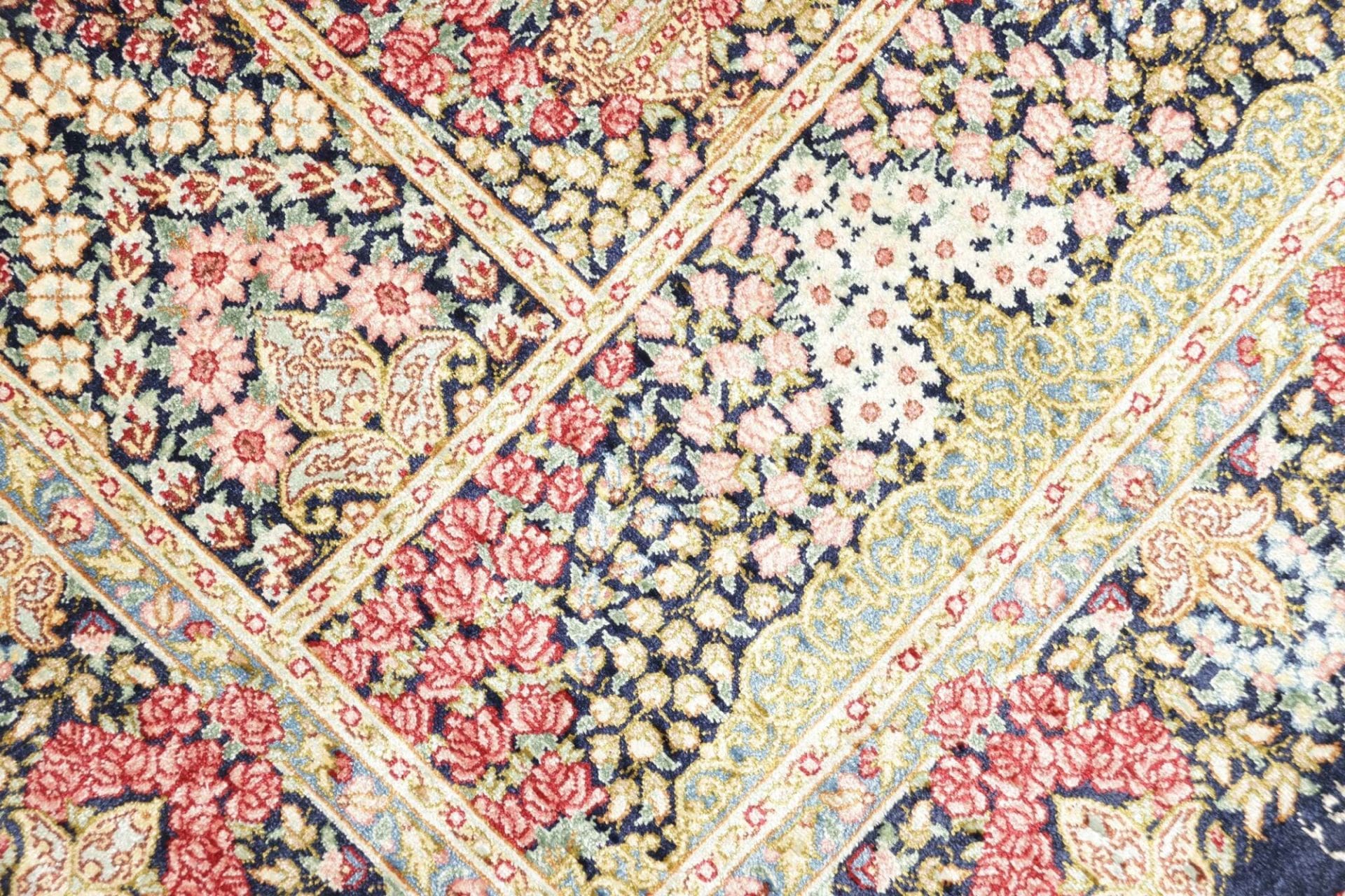 Ghom Perserteppich aus Iran, 63 × 90 cm