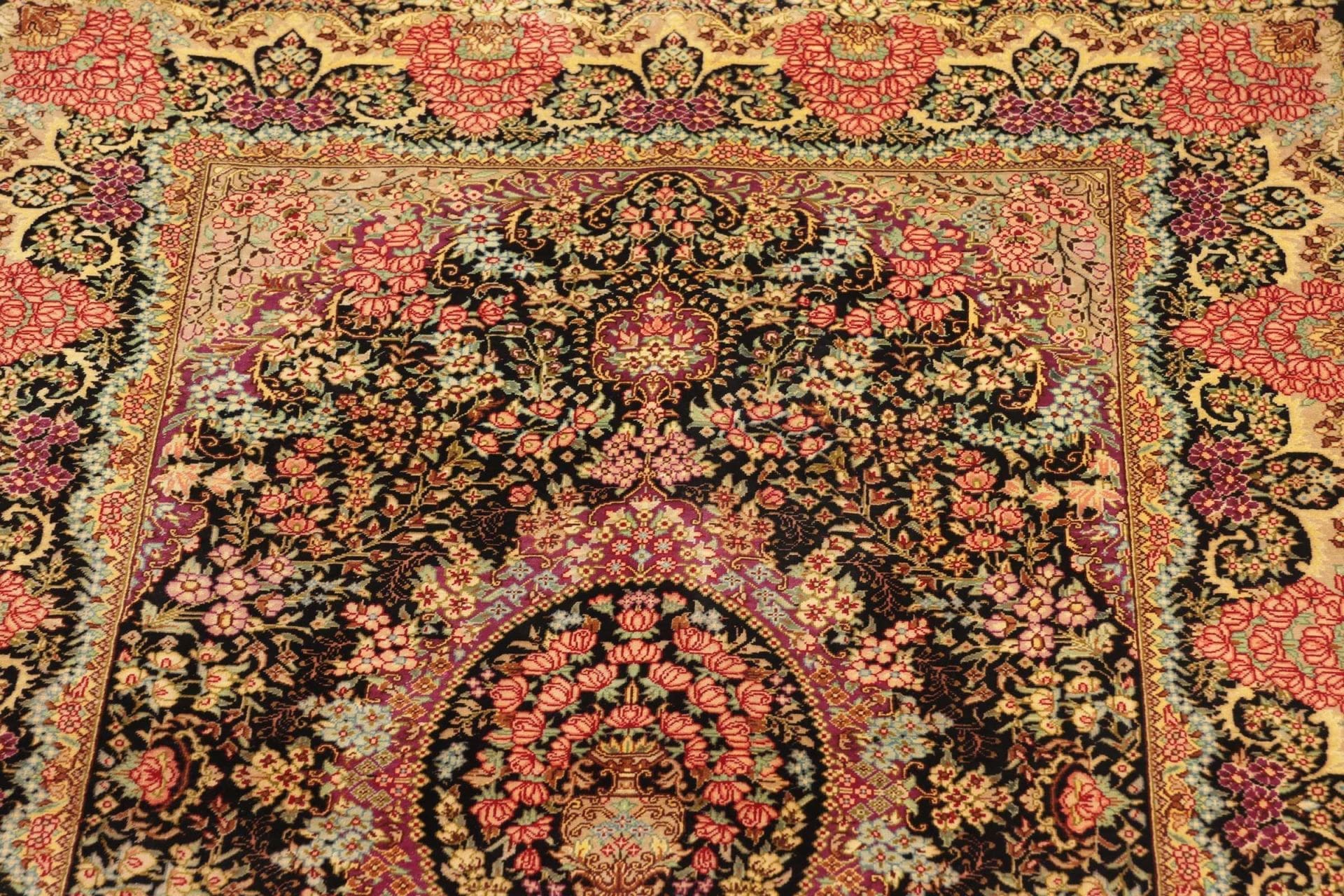 Handgeknüpfter Ghom Perserteppich, 82 × 120 cm, Seide