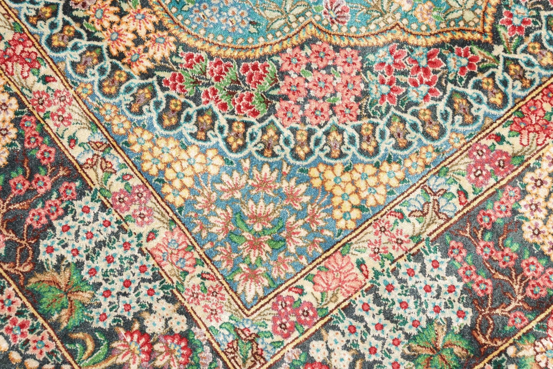 Ghom Perserteppich aus Iran, 81 × 117 cm