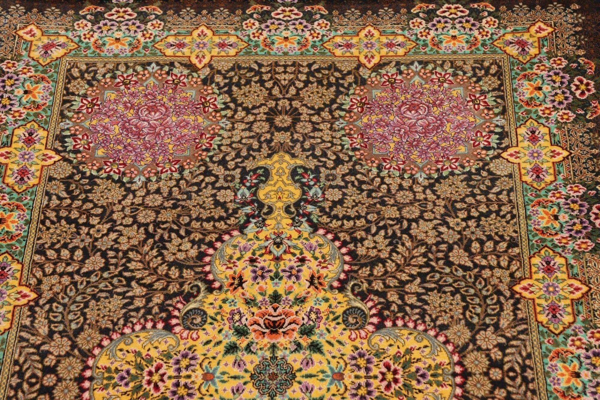 Ghom Perserteppich aus Iran, 81 × 128 cm