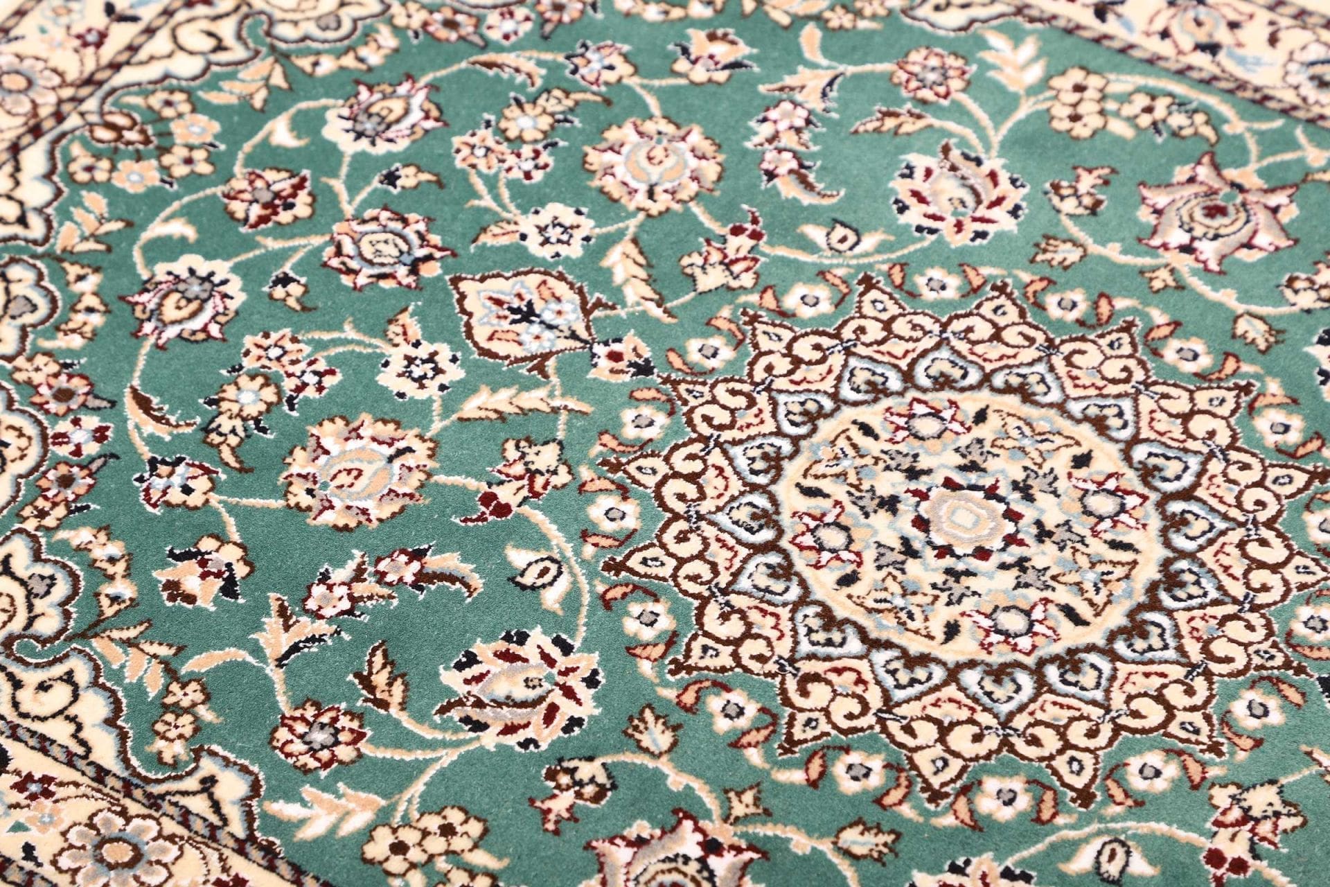 Nain Perserteppich 82 × 116 cm aus Wolle, handgeknüpft