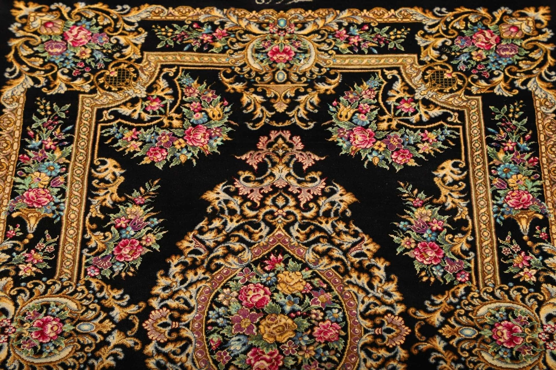 Handgeknüpfter Ghom Perserteppich, 64 × 90 cm, Seide