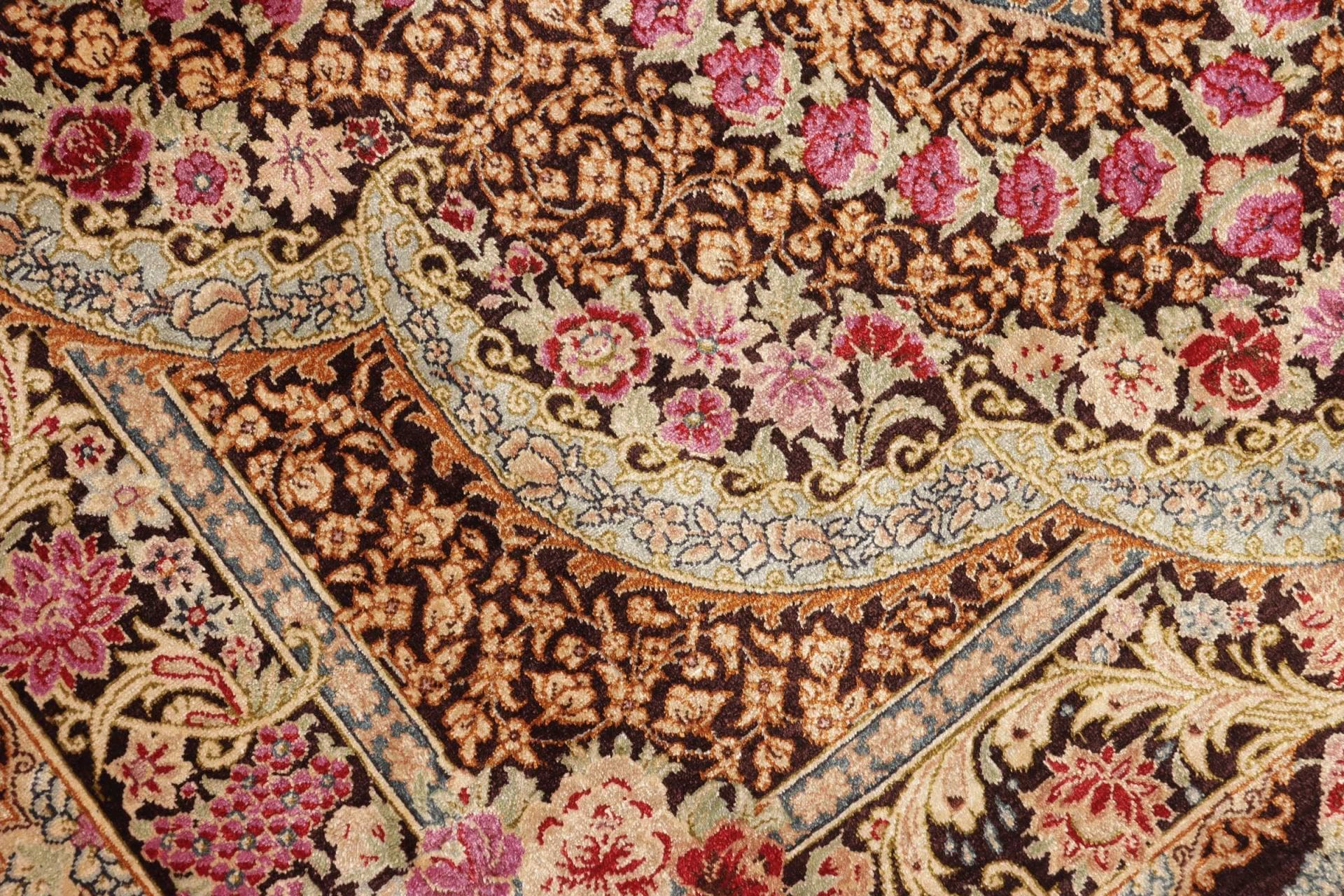 Ghom Perserteppich aus Iran, 82 × 121 cm