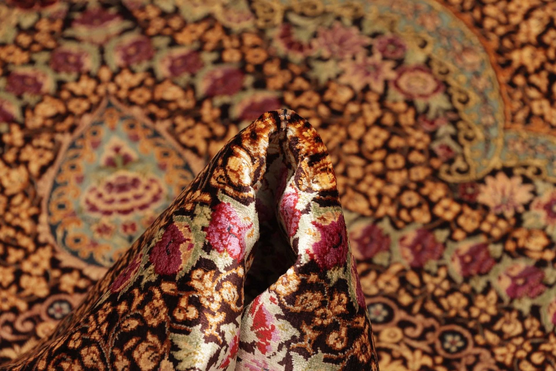 Ghom Perserteppich aus Iran, 82 × 121 cm