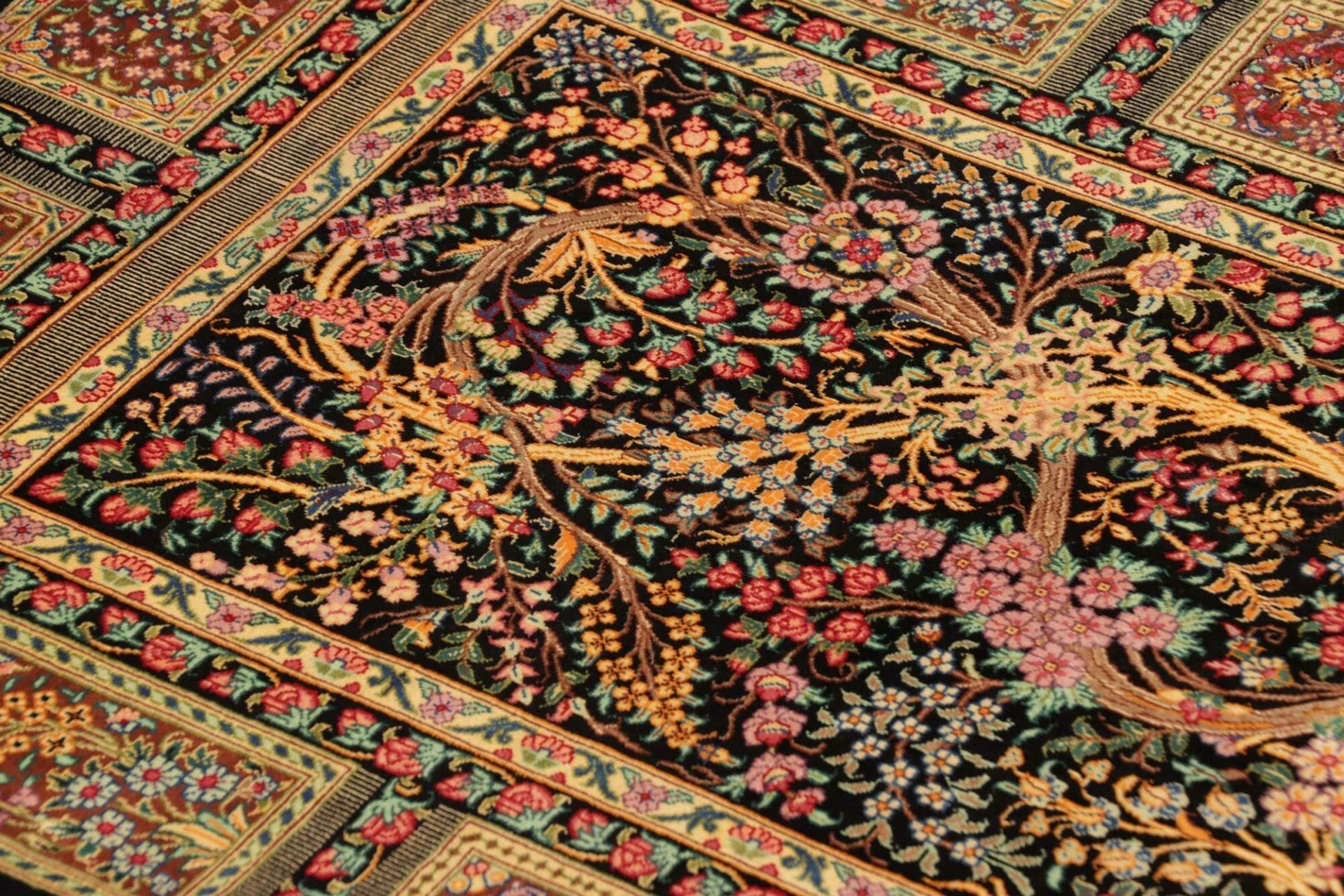 Handgeknüpfter Ghom Perserteppich, 63 × 92 cm, Seide