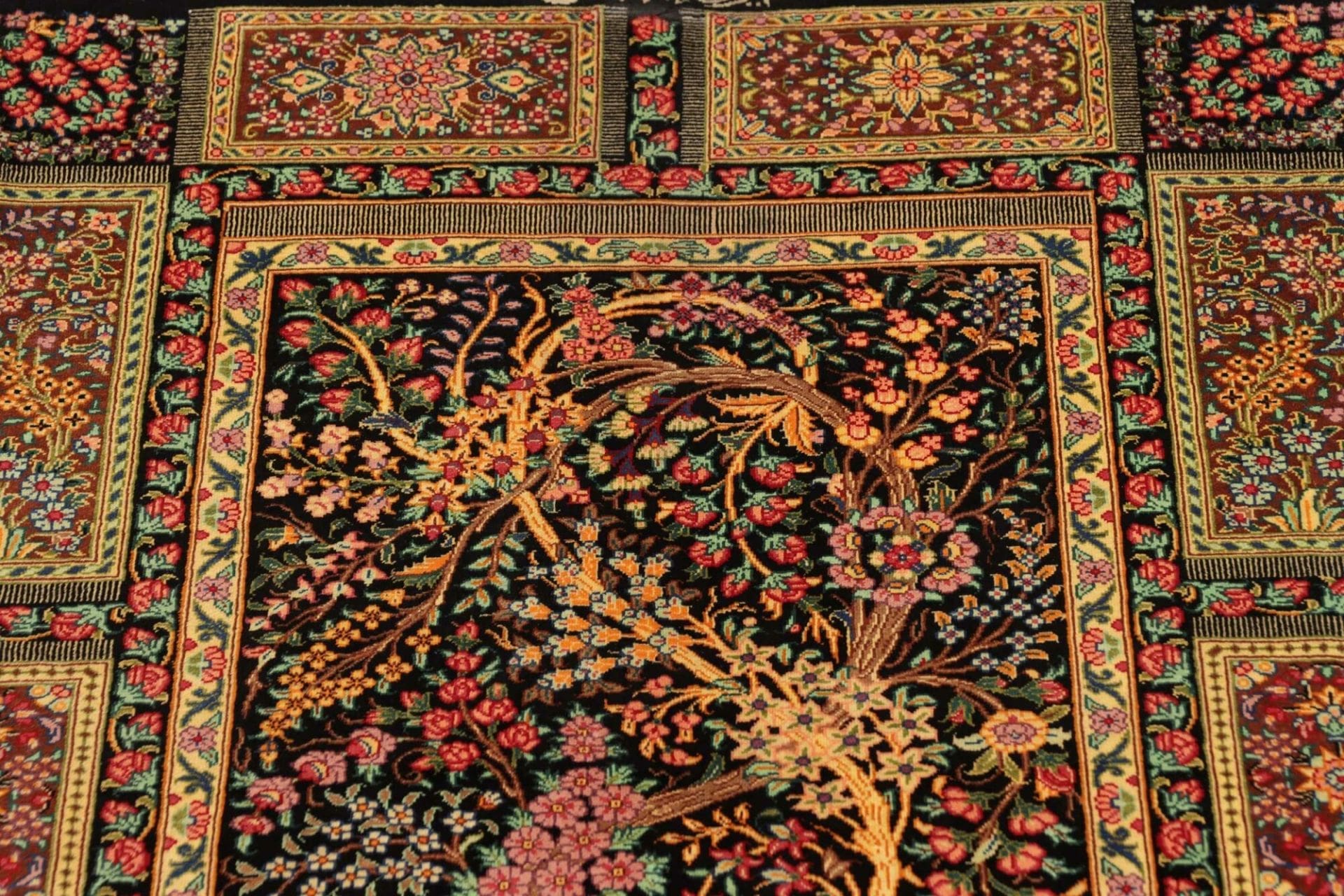 Handgeknüpfter Ghom Perserteppich, 63 × 92 cm, Seide