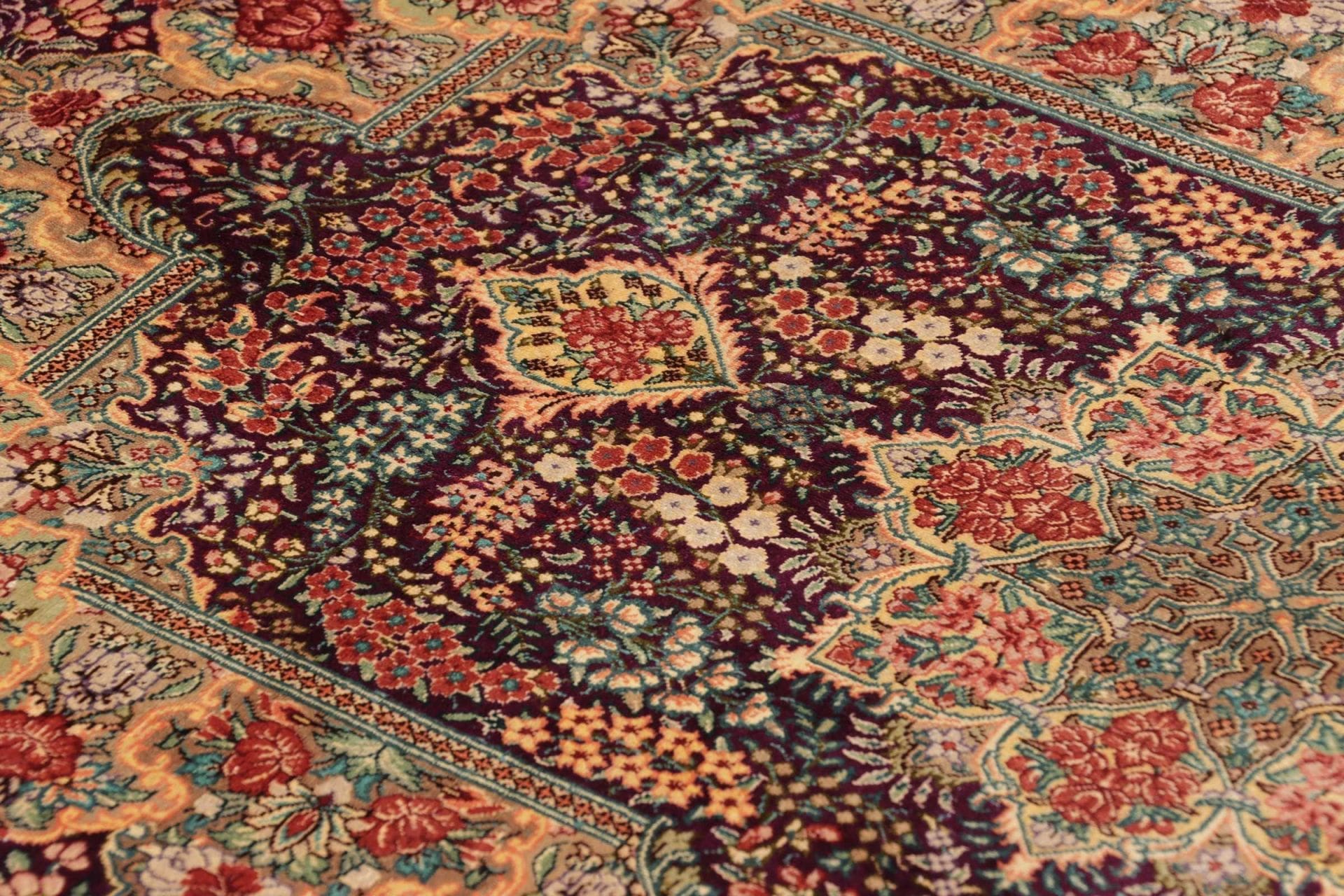 Ghom Perserteppich 64 × 93 cm aus Seide, handgeknüpft