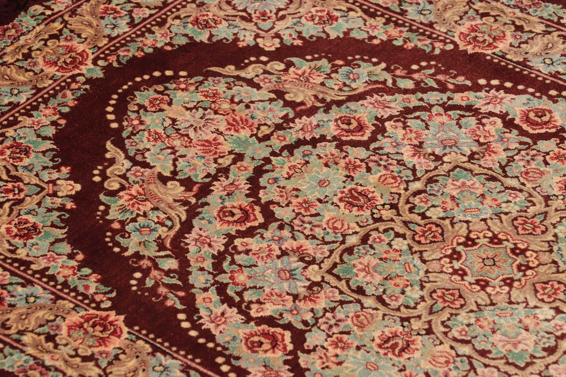 Handgeknüpfter Ghom Perserteppich, 64 × 91 cm, Seide