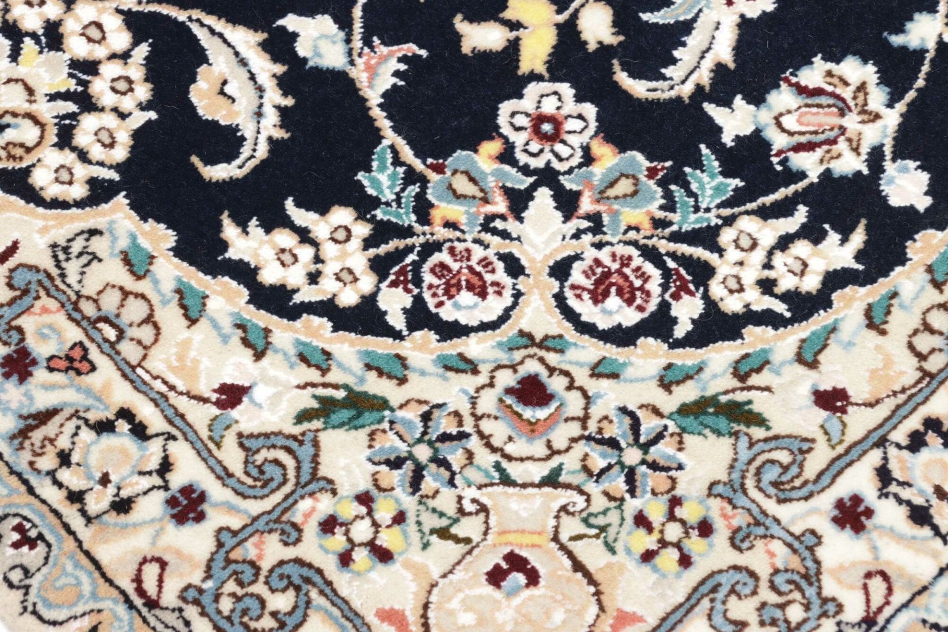 Nain Perserteppich aus Iran, 79 × 115 cm