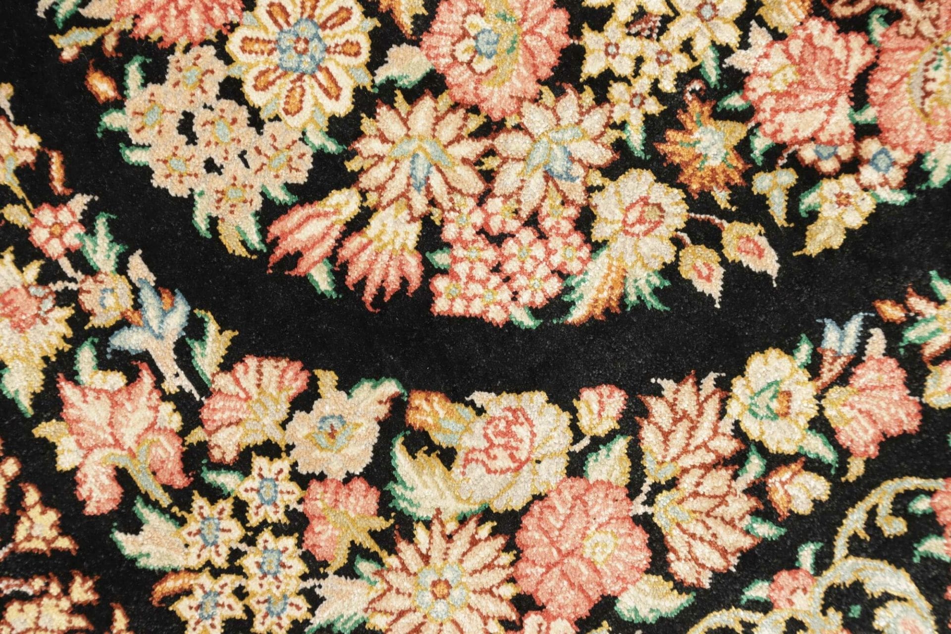 Ghom Perserteppich aus Iran, 61 × 91 cm