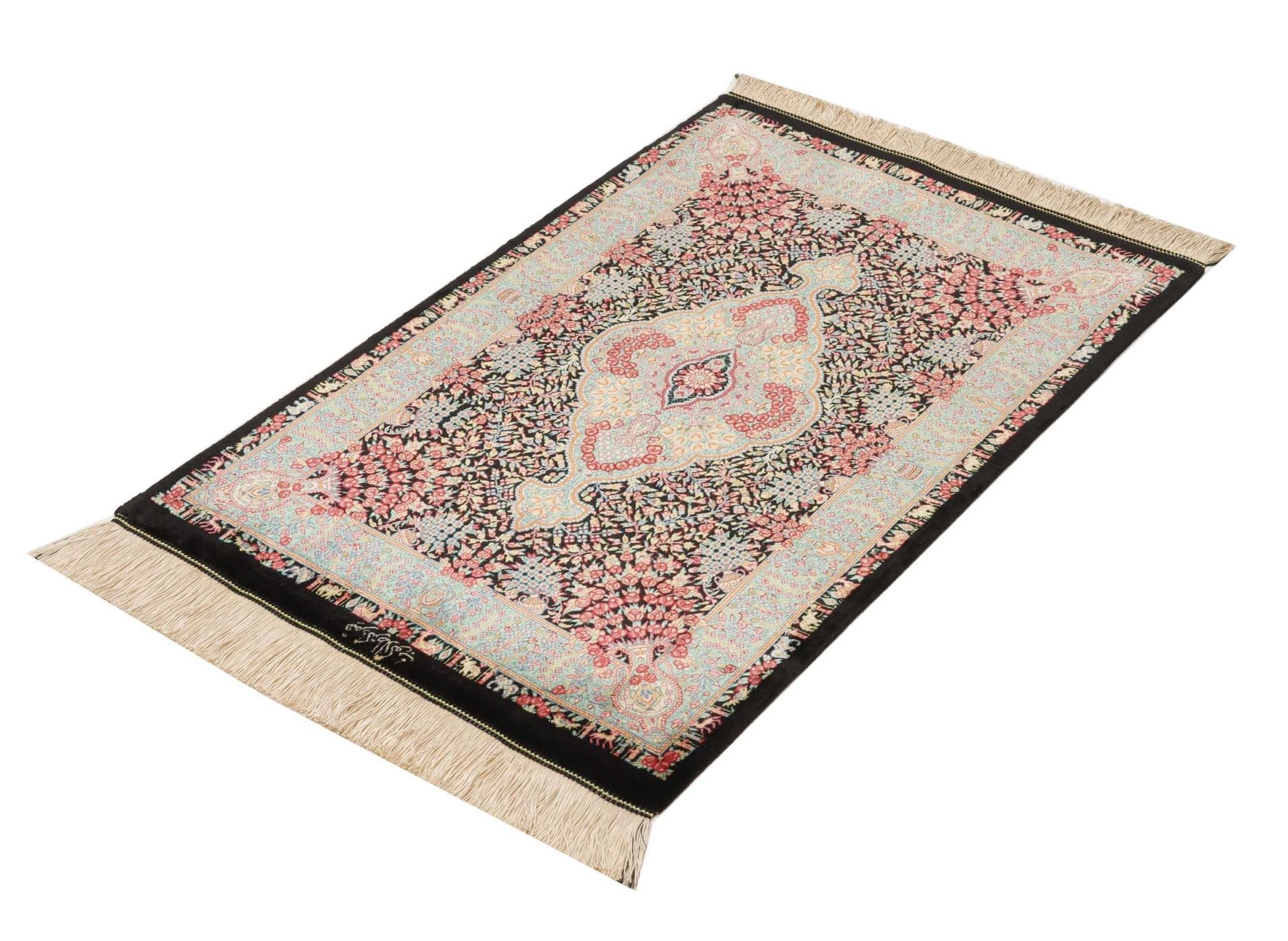 Handgeknüpfter Ghom Perserteppich, 66 × 93 cm, Seide