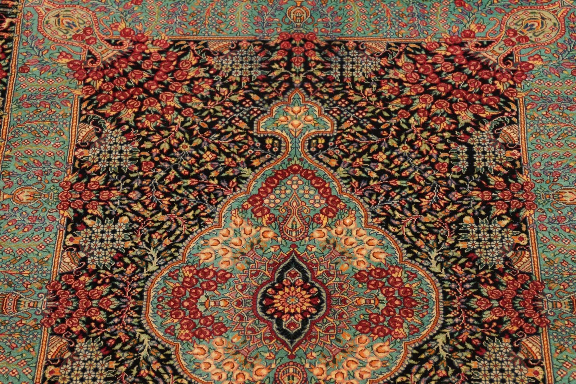 Handgeknüpfter Ghom Perserteppich, 66 × 93 cm, Seide