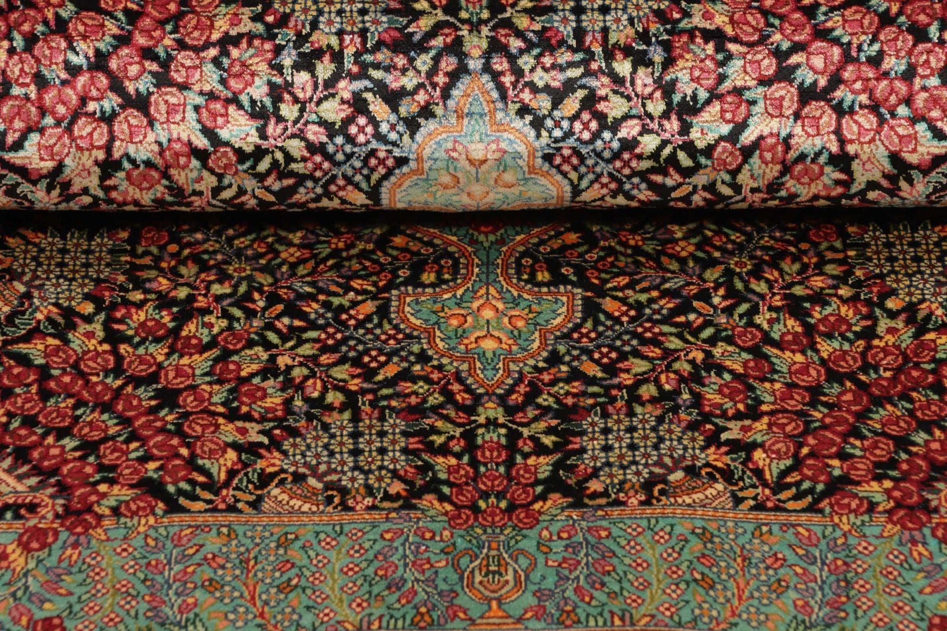 Handgeknüpfter Ghom Perserteppich, 66 × 93 cm, Seide