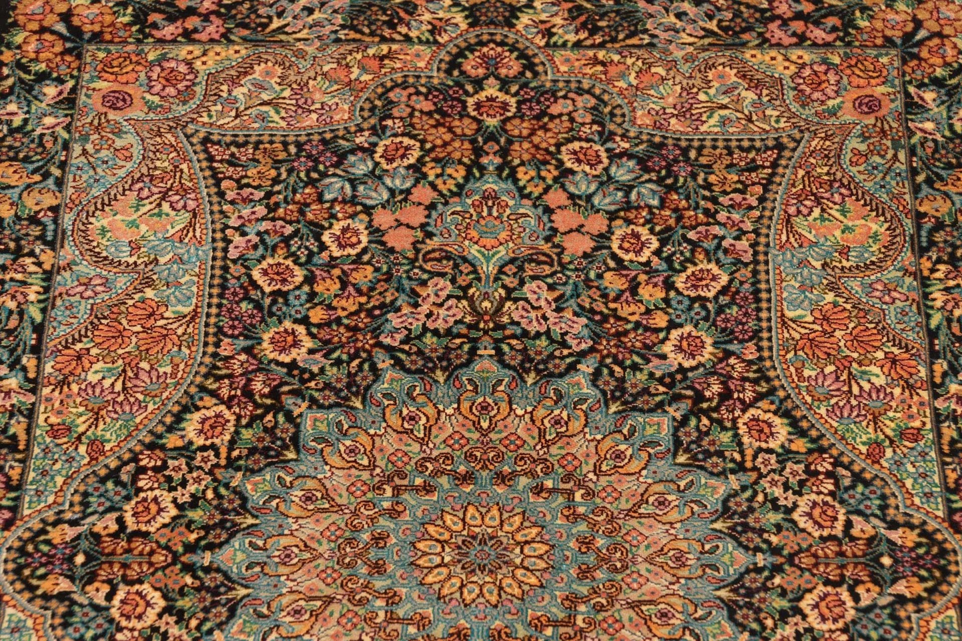 Ghom Perserteppich 61 × 90 cm aus Seide, handgeknüpft