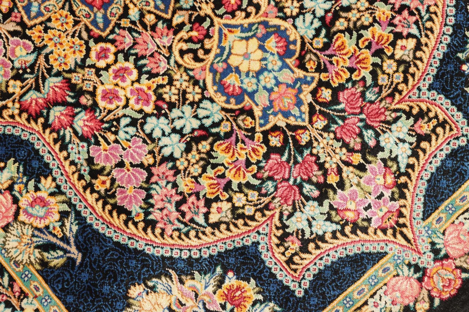 Ghom Perserteppich aus Iran, 63 × 91 cm