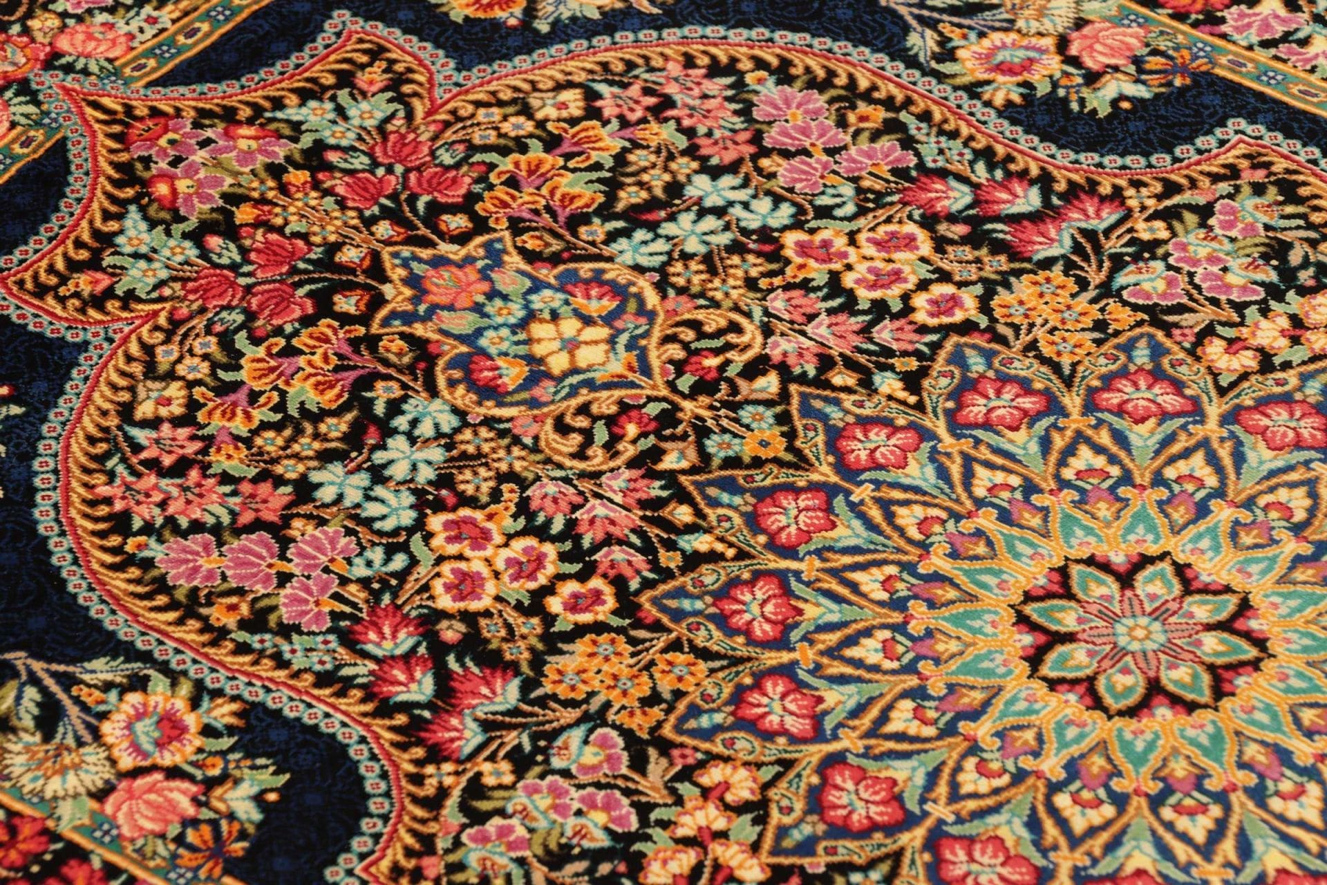 Ghom Perserteppich aus Iran, 63 × 91 cm