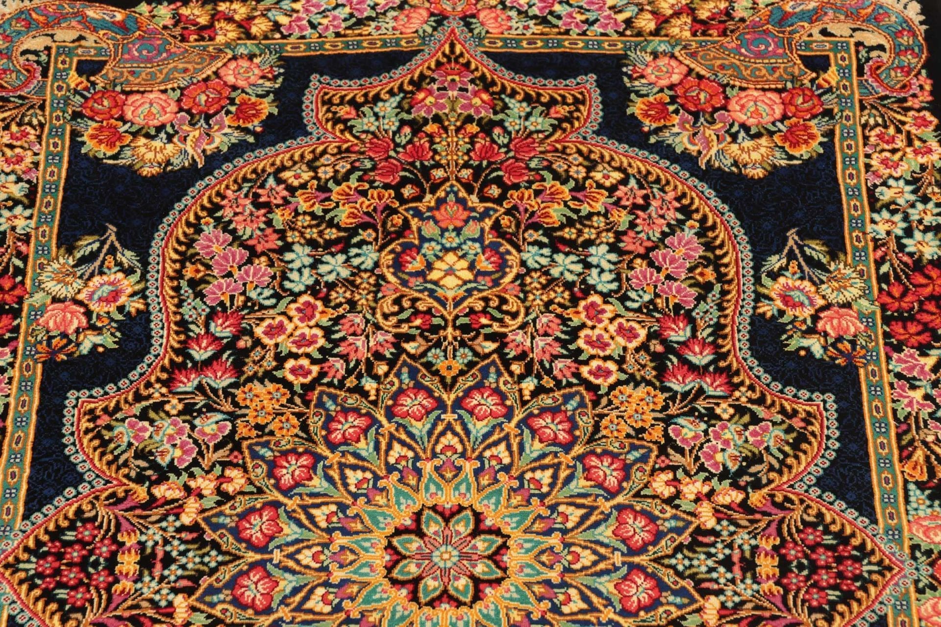 Ghom Perserteppich aus Iran, 63 × 91 cm