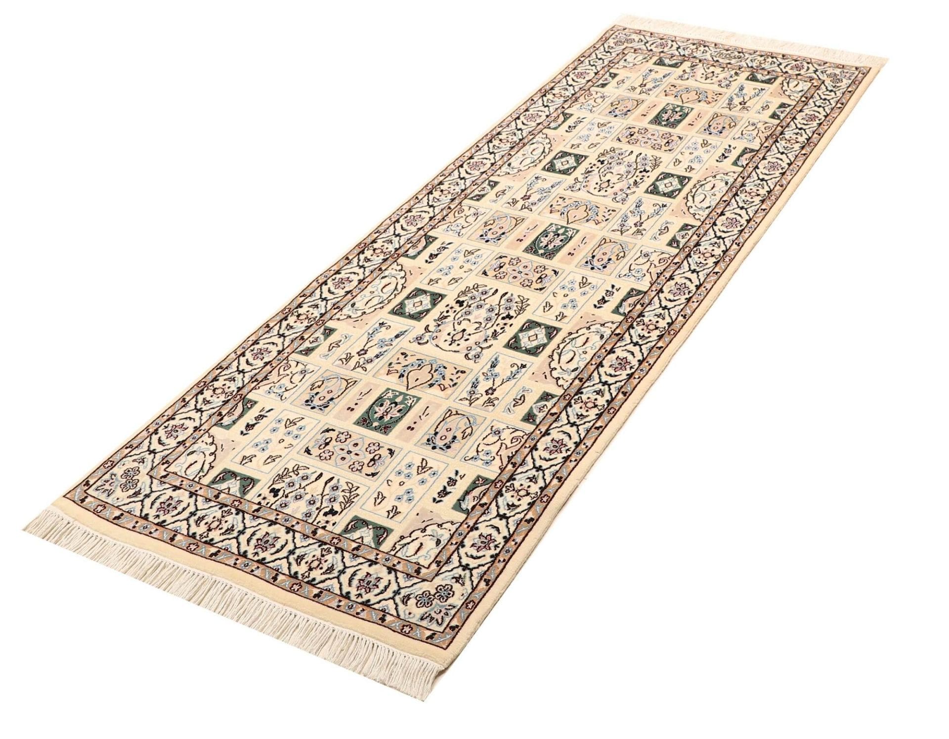 Nain Perserteppich aus Iran, 68 × 189 cm