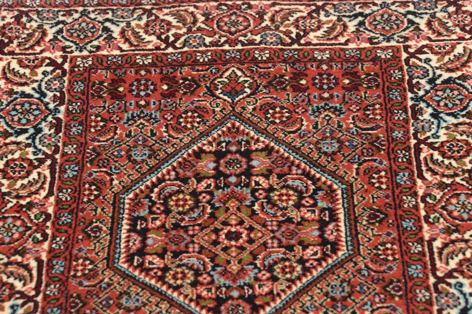 Perserteppich aus Iran, 69 × 260 cm
