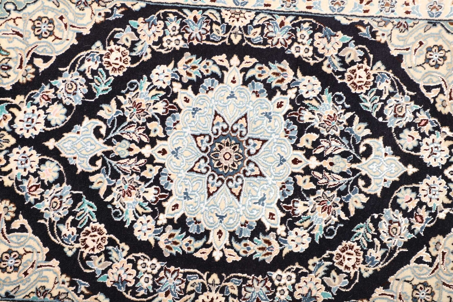 Nain Perserteppich aus Iran, 53 × 206 cm