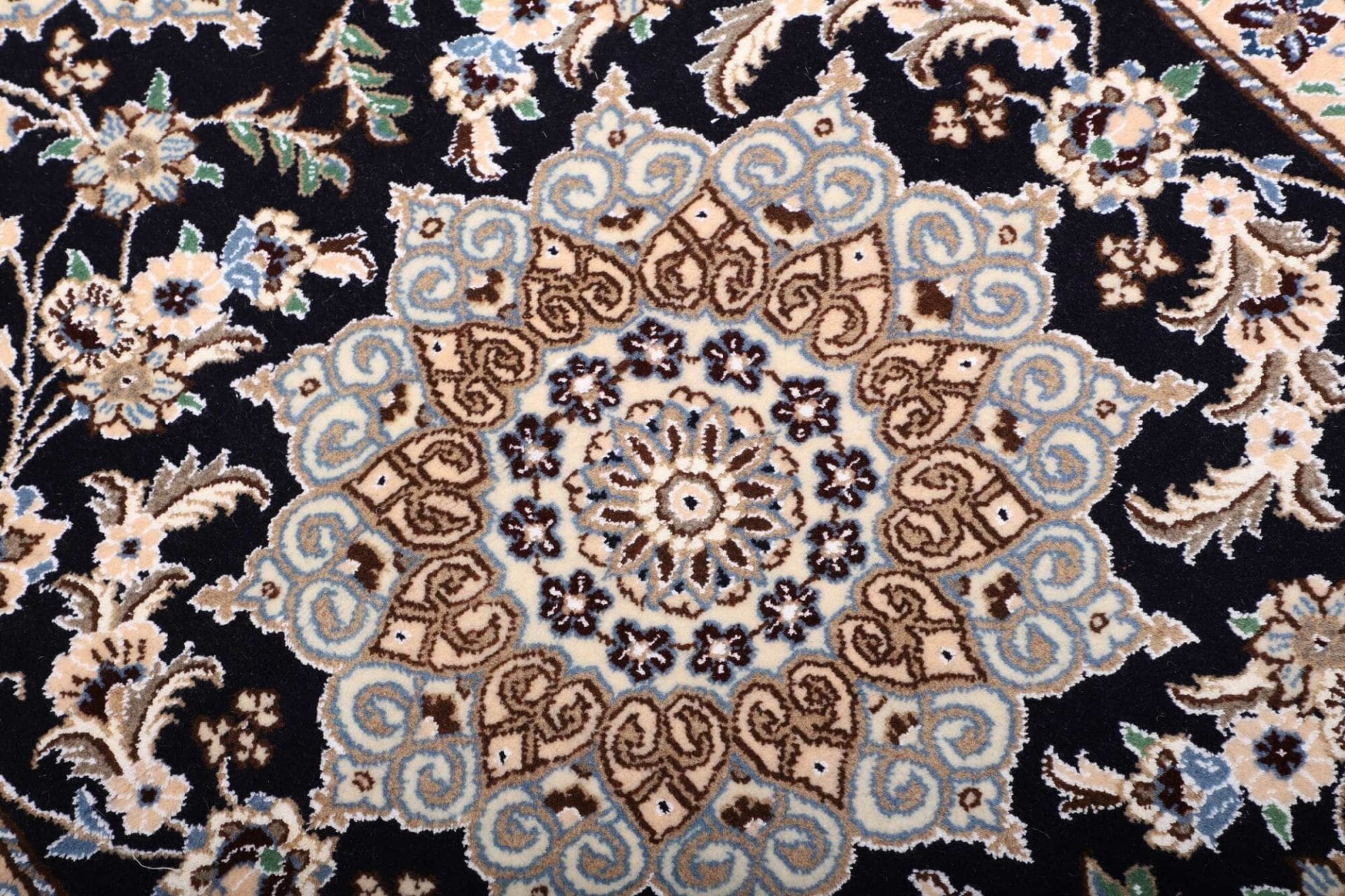 Nain Perserteppich 85 × 295 cm aus Wolle, handgeknüpft