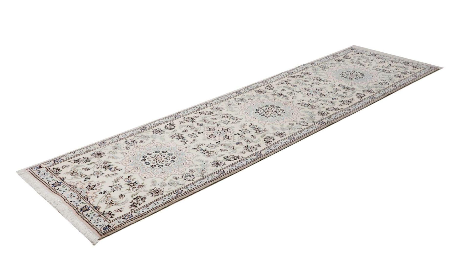 Nain Perserteppich aus Iran, 83 × 286 cm