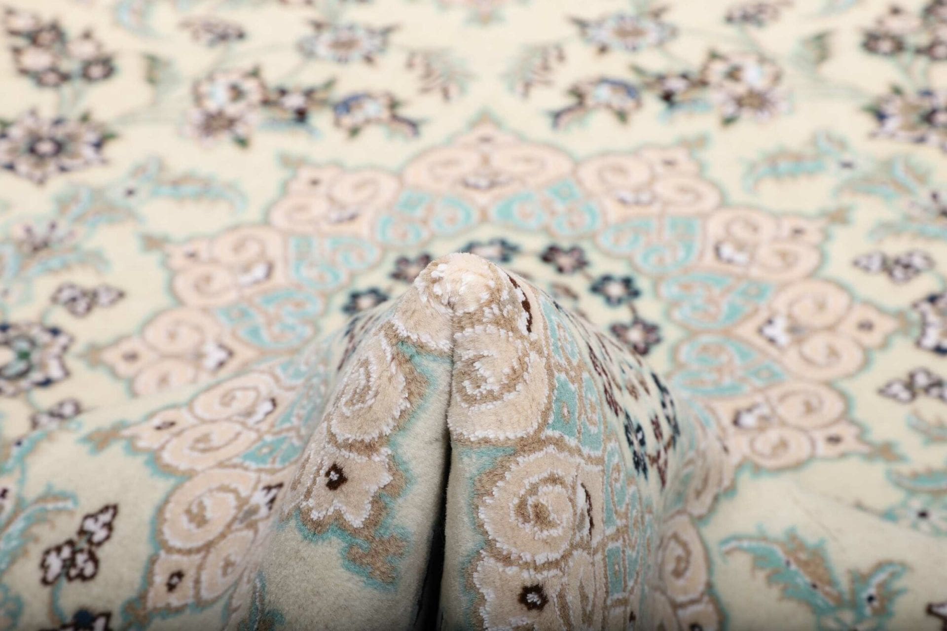Nain Perserteppich aus Iran, 83 × 286 cm