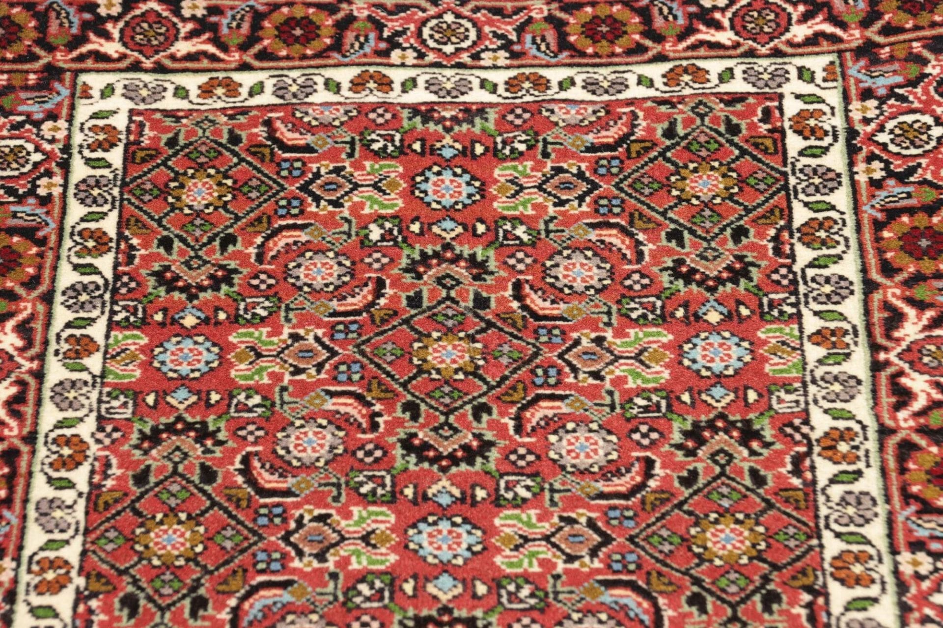 Perserteppich aus Iran, 67 × 245 cm