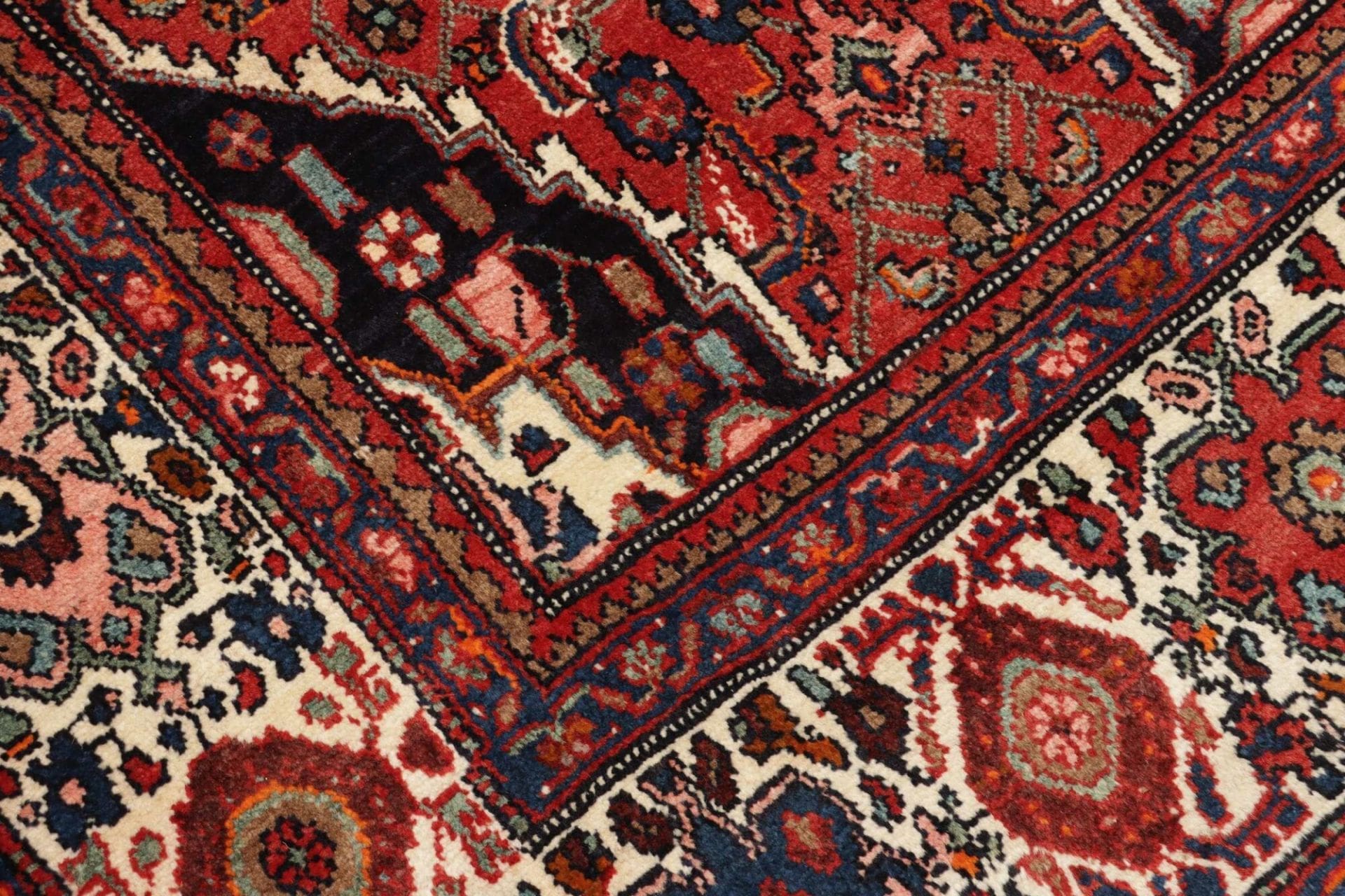 Perserteppich aus Iran, 140 × 350 cm