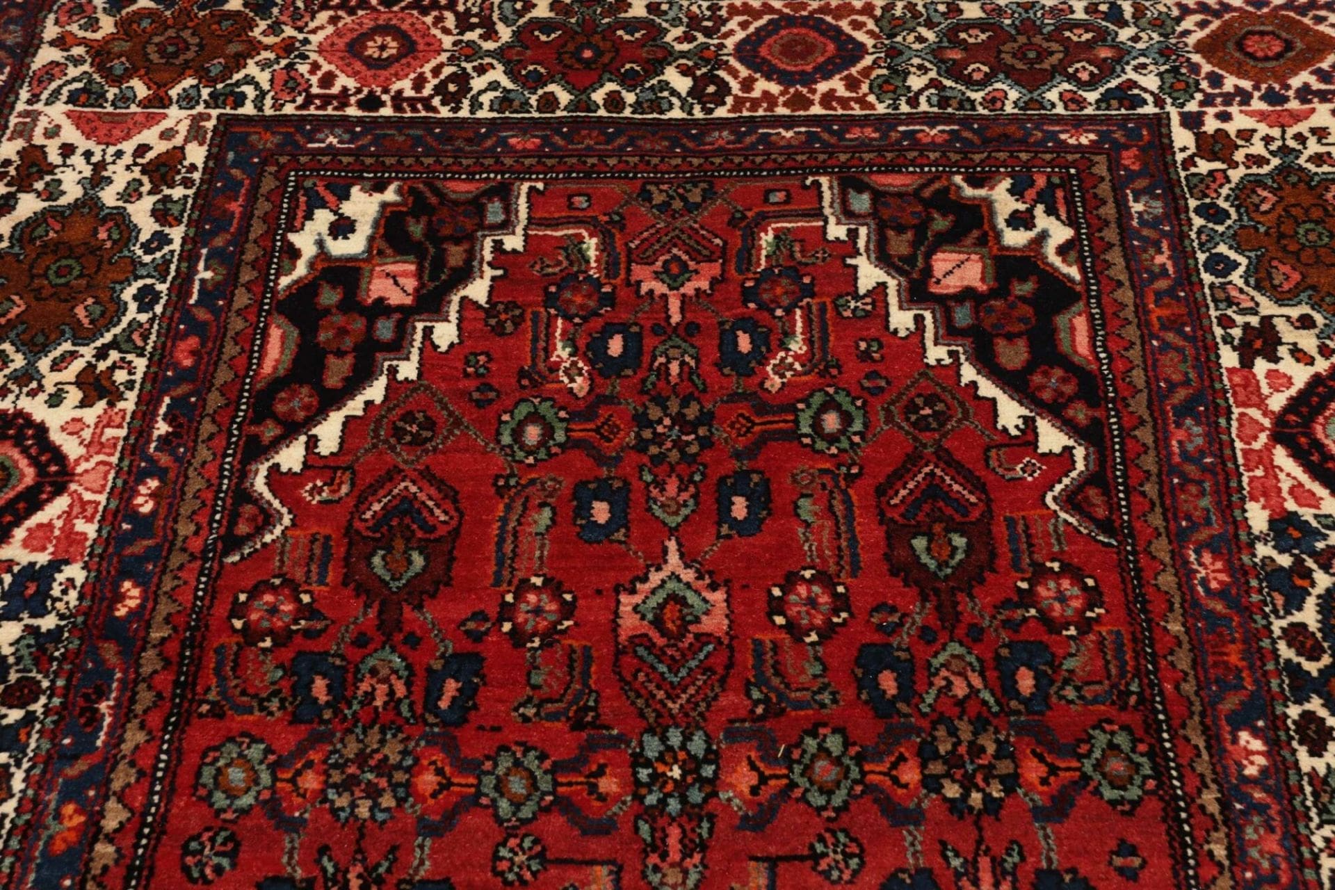 Perserteppich aus Iran, 140 × 350 cm