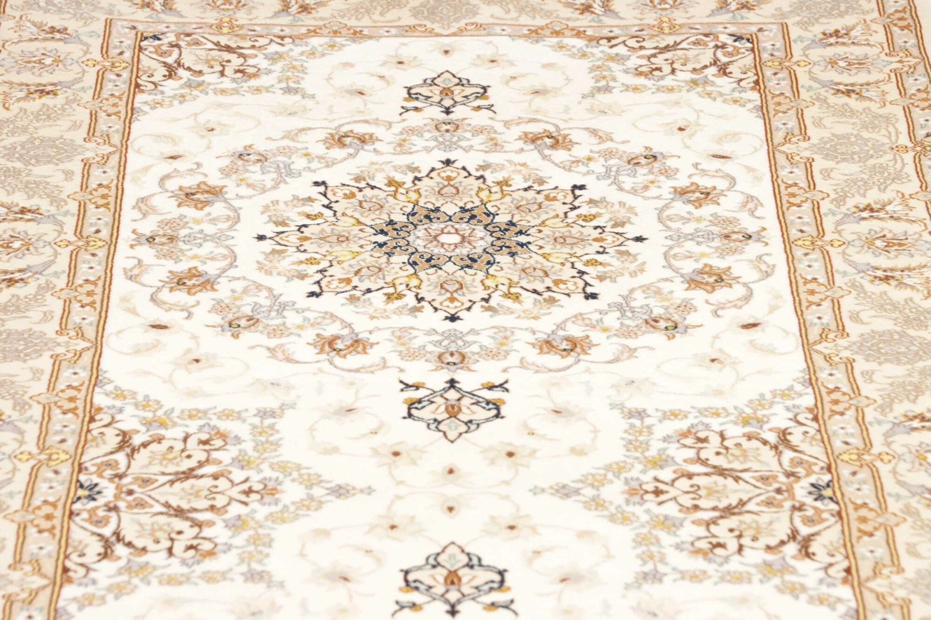 Isfahan Perserteppich 90 × 399 cm aus Wolle & Seide, handgeknüpft